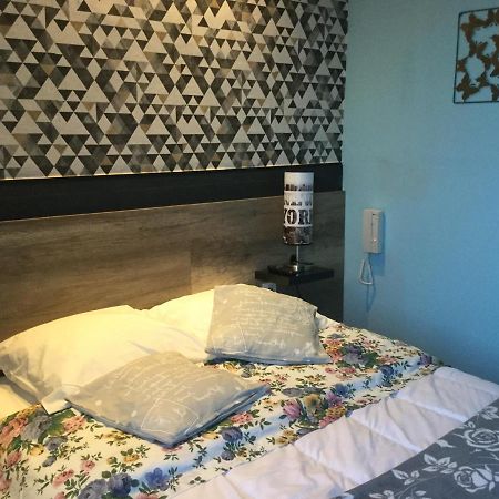 Hotel Le Kamelia Salles  Dış mekan fotoğraf
