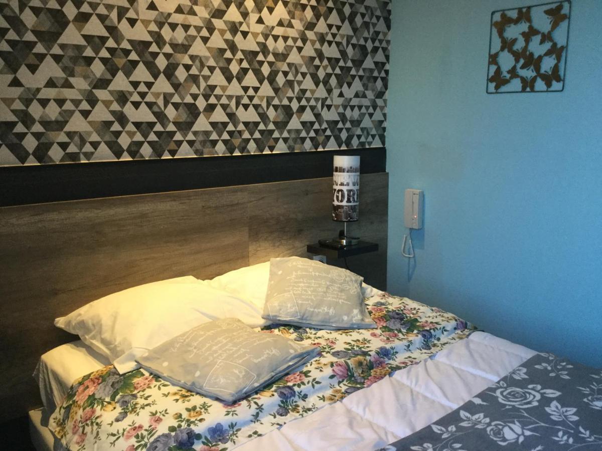 Hotel Le Kamelia Salles  Dış mekan fotoğraf