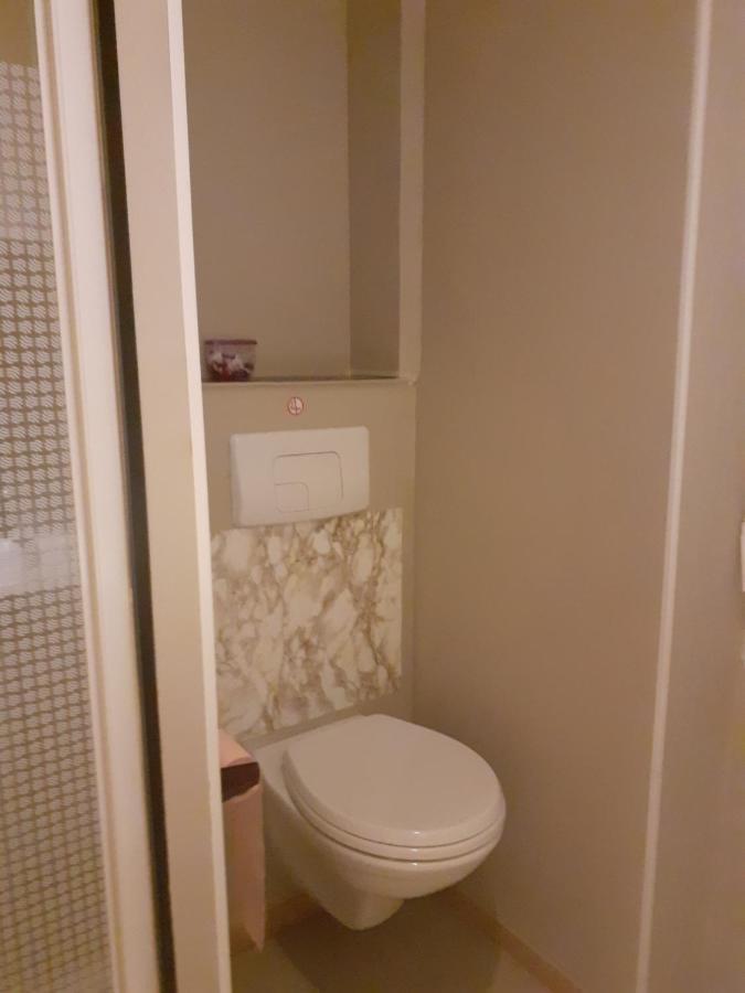 Hotel Le Kamelia Salles  Dış mekan fotoğraf