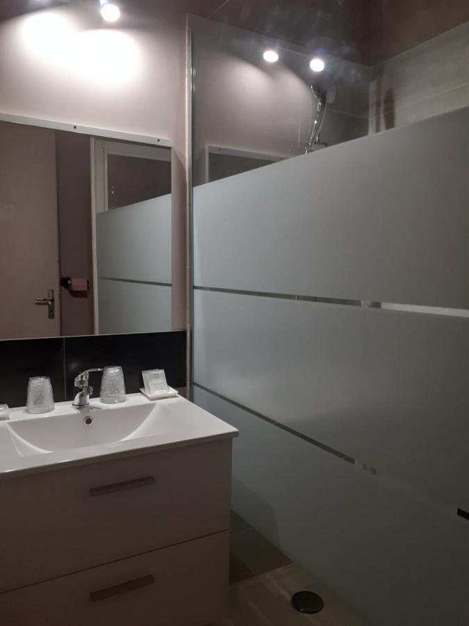 Hotel Le Kamelia Salles  Dış mekan fotoğraf