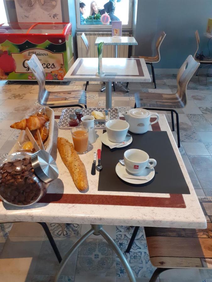 Hotel Le Kamelia Salles  Dış mekan fotoğraf